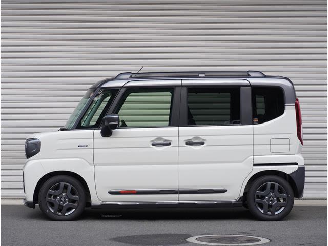 スペーシア ギア　ＨＹＢＲＩＤ　ＸＺターボ　全方位カメラ　ナビ　衝突軽減　全方位カメラ　ナビ　両側電動スライドドア　パーキングセンサー　パドルシフト　アダプティブクルーズコントロール　シートヒーター　ステアリングヒーター　電動パーキングブレーキ　ヘッドアップディスプレイ（9枚目）