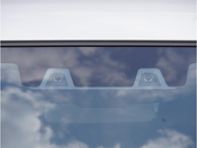 エブリイ PAリミテッド 4WD 5速MT リアパーキングセンサー 4WD 5速MT リアパーキングセンサー キーレスエントリー オートライト AMFMラジオ 衝突被害軽減システム 車線逸脱警報機能 横滑り防止装置 衝突安全ボディ 盗難防止システム(3枚目)