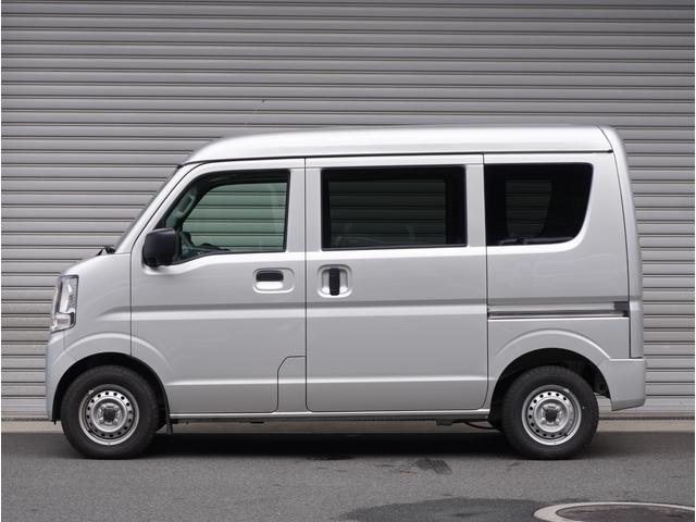 エブリイ PAリミテッド 4WD 5速MT リアパーキングセンサー 4WD 5速MT リアパーキングセンサー キーレスエントリー オートライト AMFMラジオ 衝突被害軽減システム 車線逸脱警報機能 横滑り防止装置 衝突安全ボディ 盗難防止システム(9枚目)