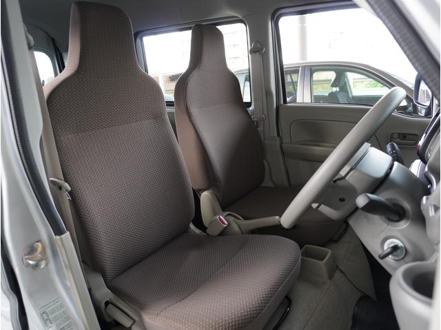 エブリイ PAリミテッド 4WD 5速MT リアパーキングセンサー 4WD 5速MT リアパーキングセンサー キーレスエントリー オートライト AMFMラジオ 衝突被害軽減システム 車線逸脱警報機能 横滑り防止装置 衝突安全ボディ 盗難防止システム(16枚目)