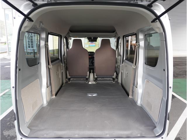 エブリイ PAリミテッド 4WD 5速MT リアパーキングセンサー 4WD 5速MT リアパーキングセンサー キーレスエントリー オートライト AMFMラジオ 衝突被害軽減システム 車線逸脱警報機能 横滑り防止装置 衝突安全ボディ 盗難防止システム(18枚目)