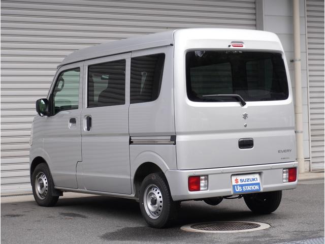 エブリイ PAリミテッド 4WD 5速MT リアパーキングセンサー 4WD 5速MT リアパーキングセンサー キーレスエントリー オートライト AMFMラジオ 衝突被害軽減システム 車線逸脱警報機能 横滑り防止装置 衝突安全ボディ 盗難防止システム(22枚目)