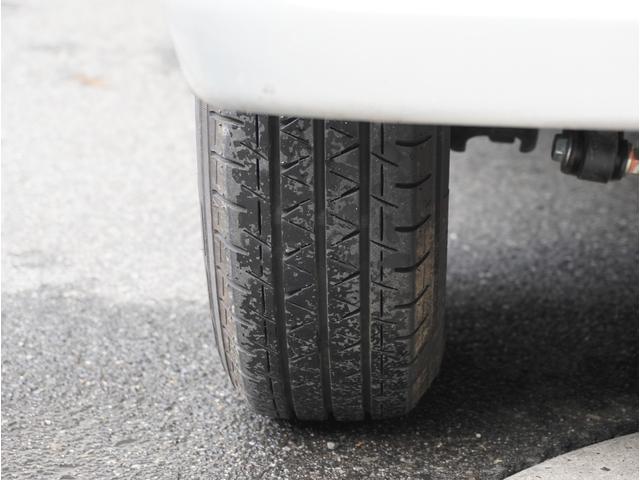 エブリイ PAリミテッド 4WD 5速MT リアパーキングセンサー 4WD 5速MT リアパーキングセンサー キーレスエントリー オートライト AMFMラジオ 衝突被害軽減システム 車線逸脱警報機能 横滑り防止装置 衝突安全ボディ 盗難防止システム(27枚目)