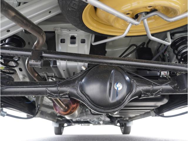 エブリイ PAリミテッド 4WD 5速MT リアパーキングセンサー 4WD 5速MT リアパーキングセンサー キーレスエントリー オートライト AMFMラジオ 衝突被害軽減システム 車線逸脱警報機能 横滑り防止装置 衝突安全ボディ 盗難防止システム(28枚目)