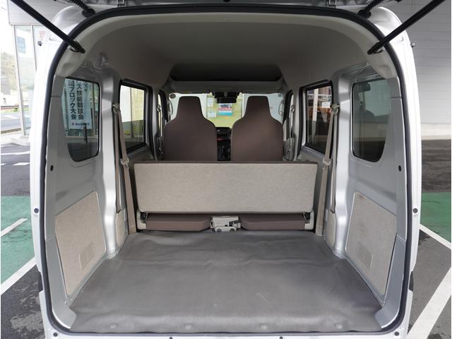 エブリイ PAリミテッド 4WD 5速MT リアパーキングセンサー 4WD 5速MT リアパーキングセンサー キーレスエントリー オートライト AMFMラジオ 衝突被害軽減システム 車線逸脱警報機能 横滑り防止装置 衝突安全ボディ 盗難防止システム(36枚目)