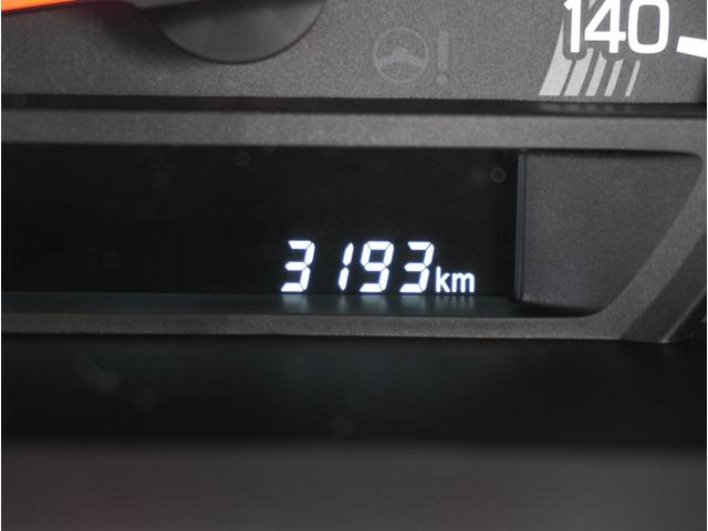 エブリイ PAリミテッド 4WD 5速MT リアパーキングセンサー 4WD 5速MT リアパーキングセンサー キーレスエントリー オートライト AMFMラジオ 衝突被害軽減システム 車線逸脱警報機能 横滑り防止装置 衝突安全ボディ 盗難防止システム(40枚目)