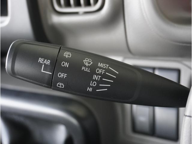 エブリイ PAリミテッド 4WD 5速MT リアパーキングセンサー 4WD 5速MT リアパーキングセンサー キーレスエントリー オートライト AMFMラジオ 衝突被害軽減システム 車線逸脱警報機能 横滑り防止装置 衝突安全ボディ 盗難防止システム(43枚目)