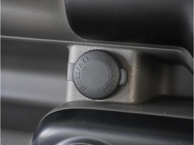 エブリイ PAリミテッド 4WD 5速MT リアパーキングセンサー 4WD 5速MT リアパーキングセンサー キーレスエントリー オートライト AMFMラジオ 衝突被害軽減システム 車線逸脱警報機能 横滑り防止装置 衝突安全ボディ 盗難防止システム(47枚目)