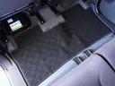 【フロアマット】フロアマットもキレイな状態となっております。ご納車前にも徹底的に洗浄・掃除した後ご納車させていただきます。お近くのスズキ自販島根までお越しください。