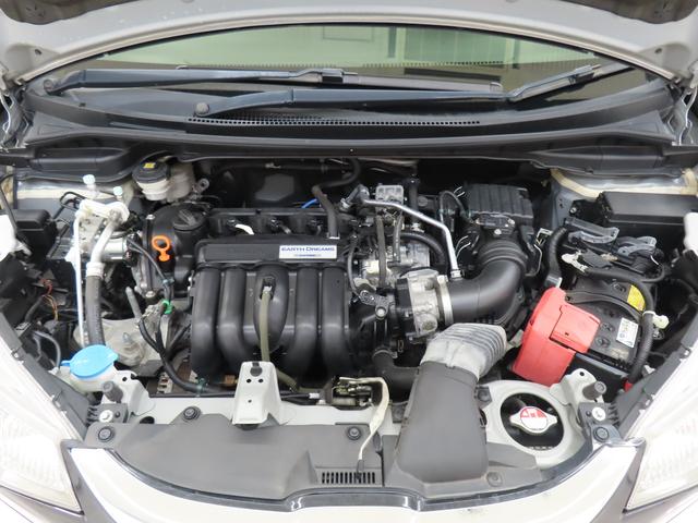 フィット １３Ｇ・Ｆパッケージ／バックカメラ付きナビ・ＥＴＣ付き車　前ドラレコ　バックカメラ　オートライト　Ｂｌｕｅｔｏｏｔｈ　プッシュスタート　オートエアコン　ＥＴＣ　ワンオーナー　アイドリングストップ　横滑り防止機能　衝突安全ボディ　盗難防止システム（9枚目）