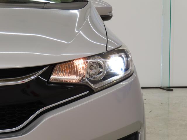 フィット １３Ｇ・Ｆパッケージ／バックカメラ付きナビ・ＥＴＣ付き車　前ドラレコ　バックカメラ　オートライト　Ｂｌｕｅｔｏｏｔｈ　プッシュスタート　オートエアコン　ＥＴＣ　ワンオーナー　アイドリングストップ　横滑り防止機能　衝突安全ボディ　盗難防止システム（10枚目）