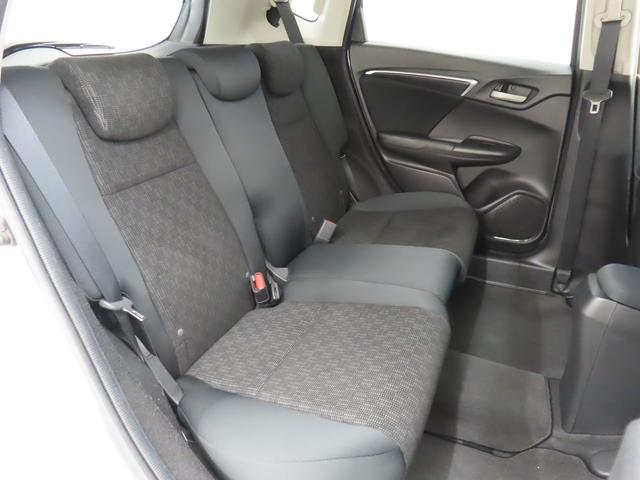 フィット １３Ｇ・Ｆパッケージ／バックカメラ付きナビ・ＥＴＣ付き車　前ドラレコ　バックカメラ　オートライト　Ｂｌｕｅｔｏｏｔｈ　プッシュスタート　オートエアコン　ＥＴＣ　ワンオーナー　アイドリングストップ　横滑り防止機能　衝突安全ボディ　盗難防止システム（12枚目）