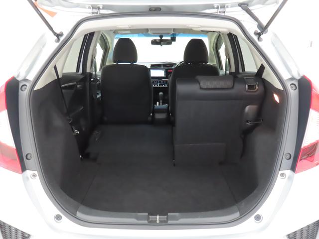 フィット １３Ｇ・Ｆパッケージ／バックカメラ付きナビ・ＥＴＣ付き車　前ドラレコ　バックカメラ　オートライト　Ｂｌｕｅｔｏｏｔｈ　プッシュスタート　オートエアコン　ＥＴＣ　ワンオーナー　アイドリングストップ　横滑り防止機能　衝突安全ボディ　盗難防止システム（14枚目）