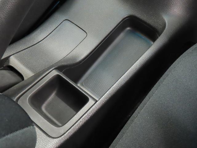 フィット １３Ｇ・Ｆパッケージ／バックカメラ付きナビ・ＥＴＣ付き車　前ドラレコ　バックカメラ　オートライト　Ｂｌｕｅｔｏｏｔｈ　プッシュスタート　オートエアコン　ＥＴＣ　ワンオーナー　アイドリングストップ　横滑り防止機能　衝突安全ボディ　盗難防止システム（30枚目）