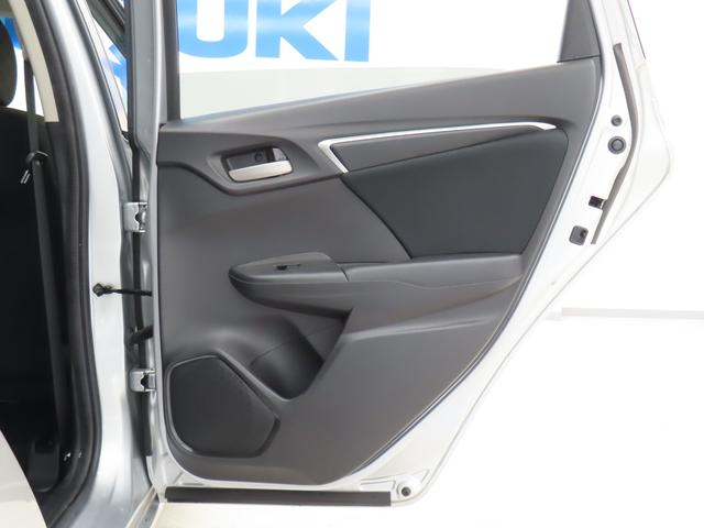 フィット １３Ｇ・Ｆパッケージ／バックカメラ付きナビ・ＥＴＣ付き車　前ドラレコ　バックカメラ　オートライト　Ｂｌｕｅｔｏｏｔｈ　プッシュスタート　オートエアコン　ＥＴＣ　ワンオーナー　アイドリングストップ　横滑り防止機能　衝突安全ボディ　盗難防止システム（39枚目）