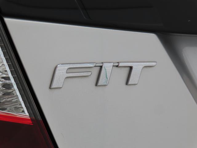 フィット １３Ｇ・Ｆパッケージ／バックカメラ付きナビ・ＥＴＣ付き車　前ドラレコ　バックカメラ　オートライト　Ｂｌｕｅｔｏｏｔｈ　プッシュスタート　オートエアコン　ＥＴＣ　ワンオーナー　アイドリングストップ　横滑り防止機能　衝突安全ボディ　盗難防止システム（43枚目）