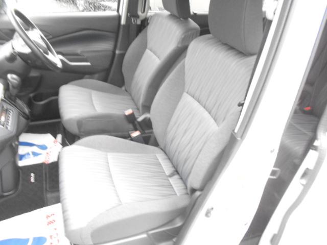 ソリオ ＨＹＢＲＩＤ　ＭＸ　ＣＶＴ　衝突軽減ブレーキ　全方位ナビ　オートライト　Ｂｌｕｅｔｏｏｔｈ　スライドドア　純正ナビ　プッシュスタート　シートヒーター　オートエアコン　ＥＴＣ　衝突被害軽減システム　アイドリングストップ　横滑り防止機能　衝突安全ボディ（29枚目）