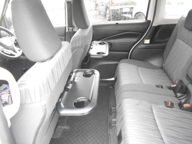 ソリオ ＨＹＢＲＩＤ　ＭＸ　ＣＶＴ　衝突軽減ブレーキ　全方位ナビ　オートライト　Ｂｌｕｅｔｏｏｔｈ　スライドドア　純正ナビ　プッシュスタート　シートヒーター　オートエアコン　ＥＴＣ　衝突被害軽減システム　アイドリングストップ　横滑り防止機能　衝突安全ボディ（35枚目）