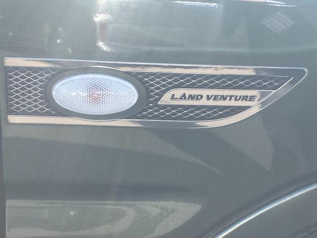 ジムニー ＬＡＮＤ　ＶＥＮＴＵＲＥ　１０型　４ＡＴ　４ＷＤ　ナビ　バックカメラ　Ｂｌｕｅｔｏｏｔｈ　シートヒーター　４ＷＤ　横滑り防止機能　衝突安全ボディ（21枚目）