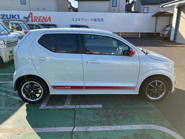 アルトターボＲＳ ターボＲＳ　５ＡＧＳ　ＨＩＤ　衝突軽減ブレーキ　ナビ　ＥＴＣ　バックカメラ　オートライト　Ｂｌｕｅｔｏｏｔｈ　プッシュスタート　シートヒーター　オートエアコン　ＥＴＣ　衝突被害軽減システム　アイドリングストップ　横滑り防止機能　衝突安全ボディ　盗難防止システム（7枚目）