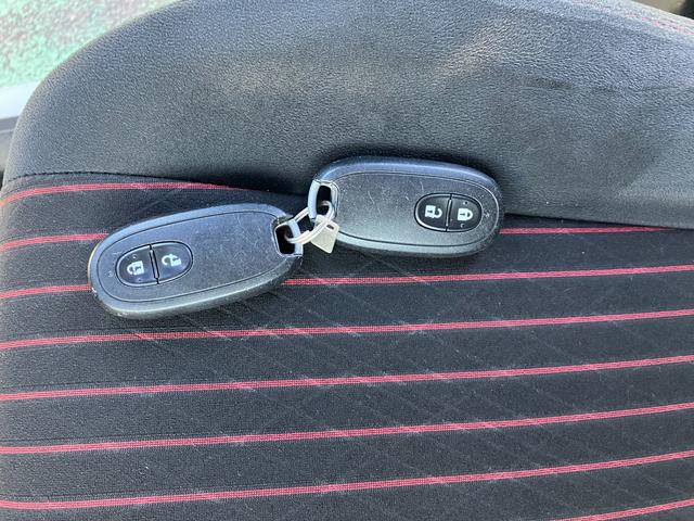 アルトターボＲＳ ターボＲＳ　５ＡＧＳ　ＨＩＤ　衝突軽減ブレーキ　ナビ　ＥＴＣ　バックカメラ　オートライト　Ｂｌｕｅｔｏｏｔｈ　プッシュスタート　シートヒーター　オートエアコン　ＥＴＣ　衝突被害軽減システム　アイドリングストップ　横滑り防止機能　衝突安全ボディ　盗難防止システム（50枚目）