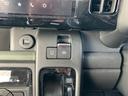 ギア　ＨＹＢＲＩＤ　ＸＺターボ　ＣＶＴ　衝突軽減　全方位ナビ　オートライト　Ｂｌｕｅｔｏｏｔｈ　スライドドア　純正ナビ　プッシュスタート　シートヒーター　オートエアコン　スズキセーフティーサポート　衝突被害軽減システム　アイドリングストップ　横滑り防止機能（31枚目）