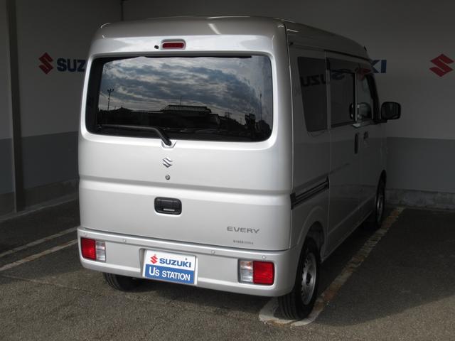 エブリイ PAリミテッド 4WD/CVT キーレス フロントパワーウインドー オートライト 衝突被害軽減システム アイドリングストップ 横滑り防止機能 衝突安全ボディ 4WD ABS エアバッグ エアコン パワーステアリング(3枚目)