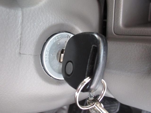 エブリイ PAリミテッド 4WD/CVT キーレス フロントパワーウインドー オートライト 衝突被害軽減システム アイドリングストップ 横滑り防止機能 衝突安全ボディ 4WD ABS エアバッグ エアコン パワーステアリング(12枚目)