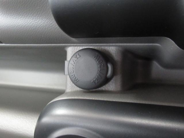 エブリイ PAリミテッド 4WD/CVT キーレス フロントパワーウインドー オートライト 衝突被害軽減システム アイドリングストップ 横滑り防止機能 衝突安全ボディ 4WD ABS エアバッグ エアコン パワーステアリング(15枚目)