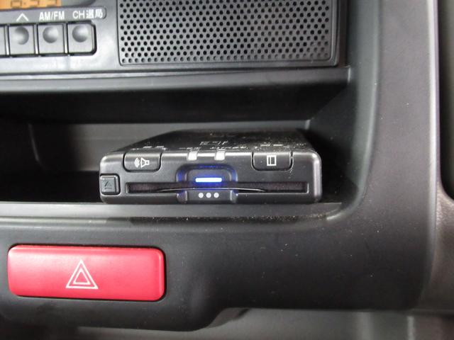 エブリイ PAリミテッド 4WD/CVT キーレス フロントパワーウインドー オートライト 衝突被害軽減システム アイドリングストップ 横滑り防止機能 衝突安全ボディ 4WD ABS エアバッグ エアコン パワーステアリング(16枚目)