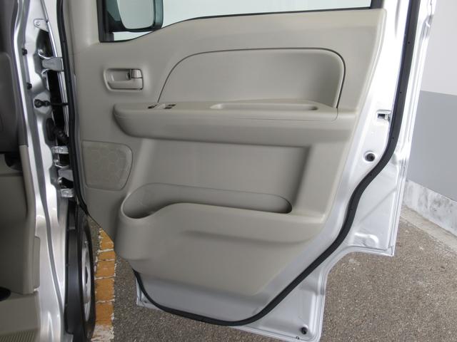 エブリイ PAリミテッド 4WD/CVT キーレス フロントパワーウインドー オートライト 衝突被害軽減システム アイドリングストップ 横滑り防止機能 衝突安全ボディ 4WD ABS エアバッグ エアコン パワーステアリング(27枚目)