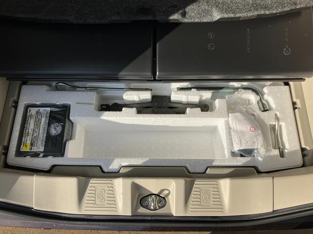 スペーシア ハイブリッドＸ　ＬＥＤヘッドランプ／衝突被害軽減ブレーキ　アルミホイール　両側電動スライドドア　キーレスエントリー　ＡＢＳ　エアバッグ　エアコン　パワーステアリング　パワーウィンドウ　プッシュスタート　シートヒーター　アイドリングストップ　横滑り防止機能（39枚目）