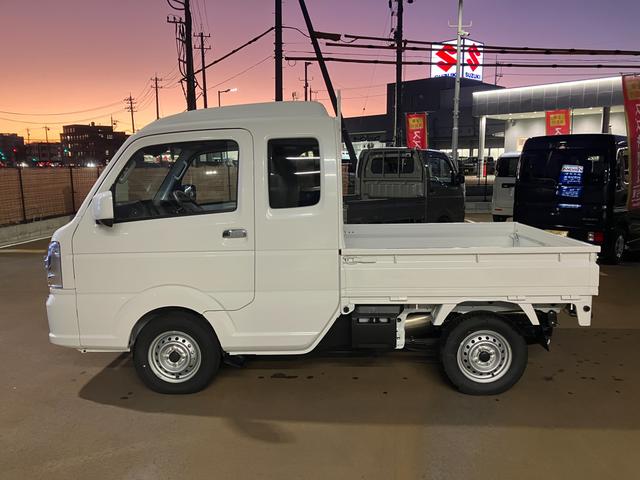 スーパーキャリイ X 4WD/5MT キーレスエントリー 衝突防止システム ABS エアバッグ エアコン パワーステアリング パワーウィンドウ 電動格納式リモコンドアミラー アイドリングストップ 衝突安全ボディ(6枚目)