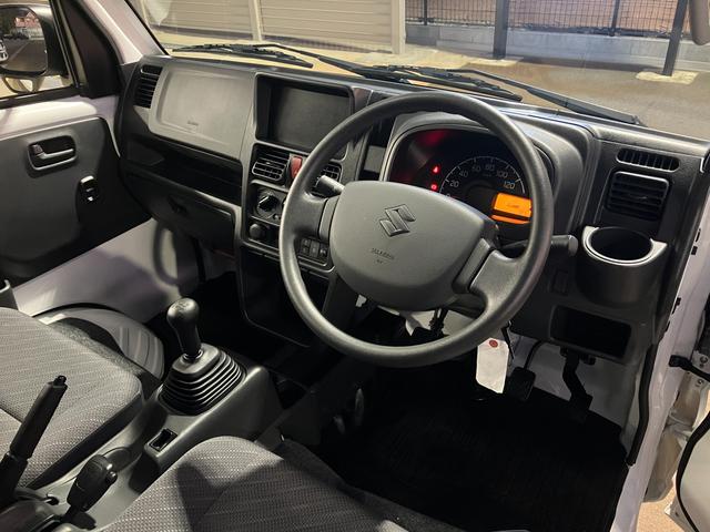 スーパーキャリイ X 4WD/5MT キーレスエントリー 衝突防止システム ABS エアバッグ エアコン パワーステアリング パワーウィンドウ 電動格納式リモコンドアミラー アイドリングストップ 衝突安全ボディ(7枚目)