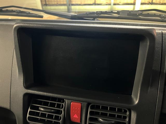 スーパーキャリイ X 4WD/5MT キーレスエントリー 衝突防止システム ABS エアバッグ エアコン パワーステアリング パワーウィンドウ 電動格納式リモコンドアミラー アイドリングストップ 衝突安全ボディ(11枚目)