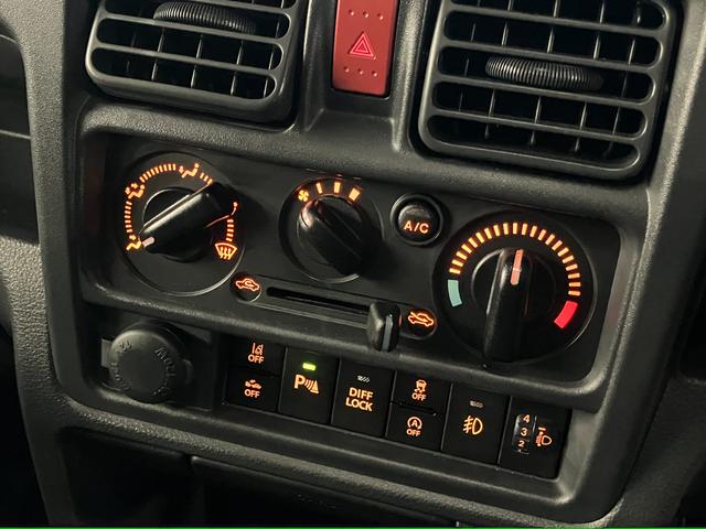 スーパーキャリイ X 4WD/5MT キーレスエントリー 衝突防止システム ABS エアバッグ エアコン パワーステアリング パワーウィンドウ 電動格納式リモコンドアミラー アイドリングストップ 衝突安全ボディ(12枚目)