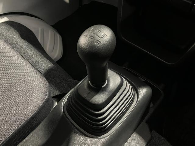 スーパーキャリイ X 4WD/5MT キーレスエントリー 衝突防止システム ABS エアバッグ エアコン パワーステアリング パワーウィンドウ 電動格納式リモコンドアミラー アイドリングストップ 衝突安全ボディ(13枚目)