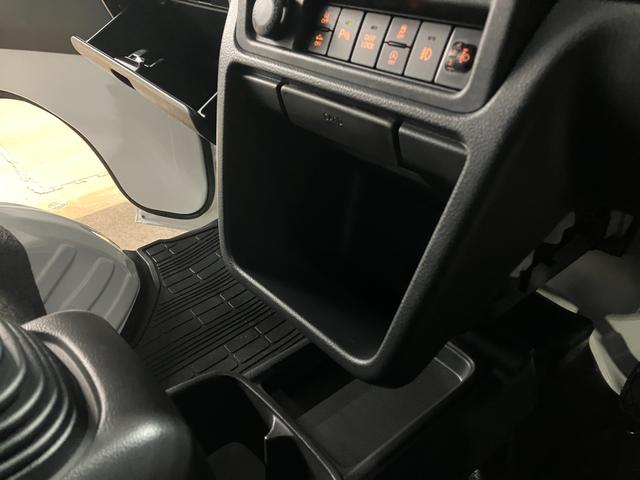 スーパーキャリイ X 4WD/5MT キーレスエントリー 衝突防止システム ABS エアバッグ エアコン パワーステアリング パワーウィンドウ 電動格納式リモコンドアミラー アイドリングストップ 衝突安全ボディ(24枚目)