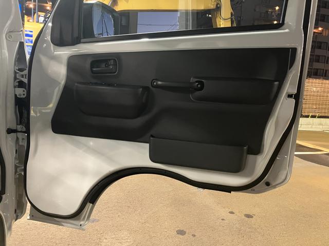 スーパーキャリイ X 4WD/5MT キーレスエントリー 衝突防止システム ABS エアバッグ エアコン パワーステアリング パワーウィンドウ 電動格納式リモコンドアミラー アイドリングストップ 衝突安全ボディ(27枚目)