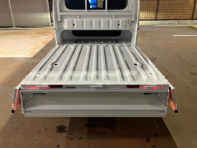 スーパーキャリイ X 4WD/5MT キーレスエントリー 衝突防止システム ABS エアバッグ エアコン パワーステアリング パワーウィンドウ 電動格納式リモコンドアミラー アイドリングストップ 衝突安全ボディ(32枚目)