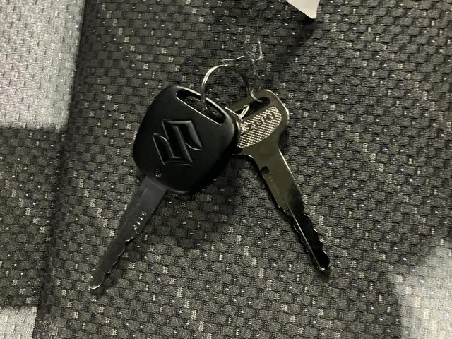 スーパーキャリイ X 4WD/5MT キーレスエントリー 衝突防止システム ABS エアバッグ エアコン パワーステアリング パワーウィンドウ 電動格納式リモコンドアミラー アイドリングストップ 衝突安全ボディ(41枚目)