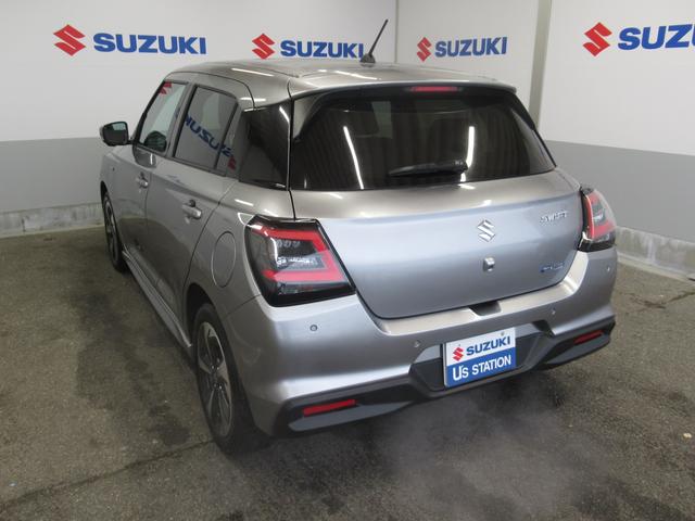 スイフト ＨＹＢＲＩＤ　ＭＺ　カーナビ／全方位カメラ　スズキコネクト対応通信機　アダプティブクルーズコントロール　オートライト　プッシュスタート　シートヒーター　オートエアコン　アイドリングストップ　横滑り防止機能　衝突安全ボディ　衝突被害軽減システム（4枚目）