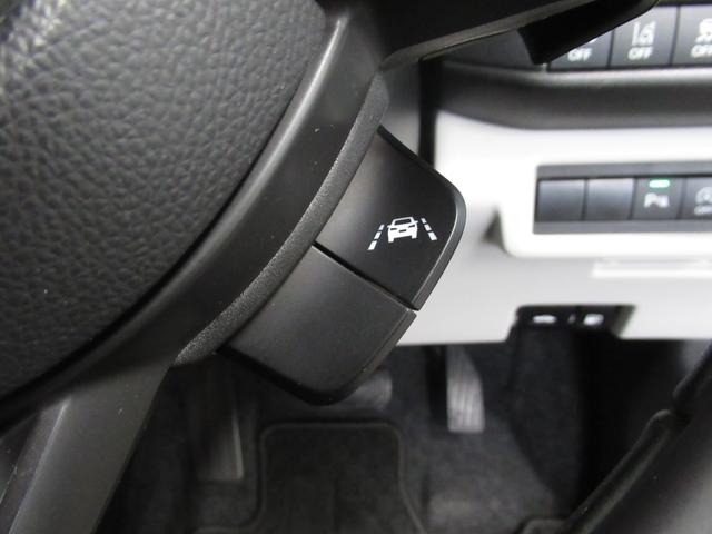 スイフト ＨＹＢＲＩＤ　ＭＺ　カーナビ／全方位カメラ　スズキコネクト対応通信機　アダプティブクルーズコントロール　オートライト　プッシュスタート　シートヒーター　オートエアコン　アイドリングストップ　横滑り防止機能　衝突安全ボディ　衝突被害軽減システム（18枚目）