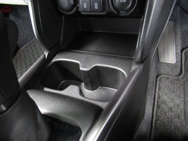 スイフト ＨＹＢＲＩＤ　ＭＺ　カーナビ／全方位カメラ　スズキコネクト対応通信機　アダプティブクルーズコントロール　オートライト　プッシュスタート　シートヒーター　オートエアコン　アイドリングストップ　横滑り防止機能　衝突安全ボディ　衝突被害軽減システム（25枚目）