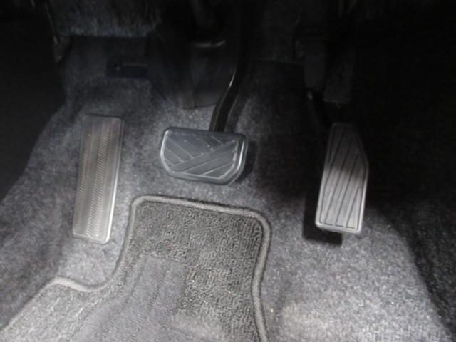 スイフト ＨＹＢＲＩＤ　ＭＺ　カーナビ／全方位カメラ　スズキコネクト対応通信機　アダプティブクルーズコントロール　オートライト　プッシュスタート　シートヒーター　オートエアコン　アイドリングストップ　横滑り防止機能　衝突安全ボディ　衝突被害軽減システム（28枚目）