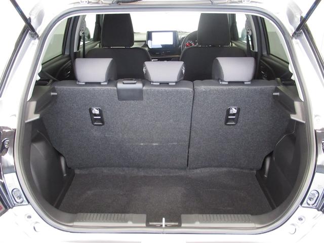 スイフト ＨＹＢＲＩＤ　ＭＺ　カーナビ／全方位カメラ　スズキコネクト対応通信機　アダプティブクルーズコントロール　オートライト　プッシュスタート　シートヒーター　オートエアコン　アイドリングストップ　横滑り防止機能　衝突安全ボディ　衝突被害軽減システム（33枚目）