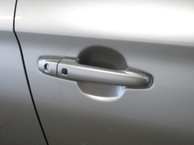 スイフト ＨＹＢＲＩＤ　ＭＺ　カーナビ／全方位カメラ　スズキコネクト対応通信機　アダプティブクルーズコントロール　オートライト　プッシュスタート　シートヒーター　オートエアコン　アイドリングストップ　横滑り防止機能　衝突安全ボディ　衝突被害軽減システム（41枚目）