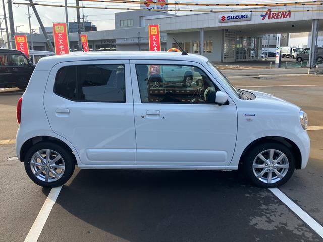 アルト ＨＹＢＲＩＤ　Ｘ　全方位モニター付ディスプレイオーディオ　オートライト　プッシュスタート　シートヒーター　オートエアコン　衝突被害軽減システム　アイドリングストップ　横滑り防止機能　衝突安全ボディ　盗難防止システム（3枚目）