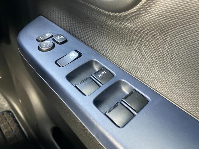 アルト ＨＹＢＲＩＤ　Ｘ　全方位モニター付ディスプレイオーディオ　オートライト　プッシュスタート　シートヒーター　オートエアコン　衝突被害軽減システム　アイドリングストップ　横滑り防止機能　衝突安全ボディ　盗難防止システム（23枚目）