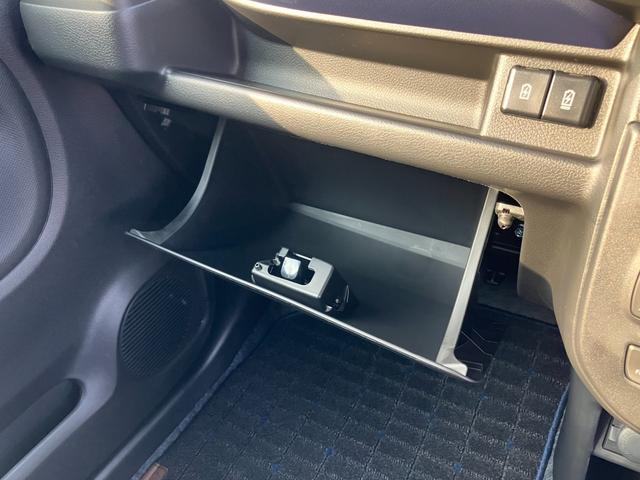 アルト ＨＹＢＲＩＤ　Ｘ　全方位モニター付ディスプレイオーディオ　オートライト　プッシュスタート　シートヒーター　オートエアコン　衝突被害軽減システム　アイドリングストップ　横滑り防止機能　衝突安全ボディ　盗難防止システム（28枚目）